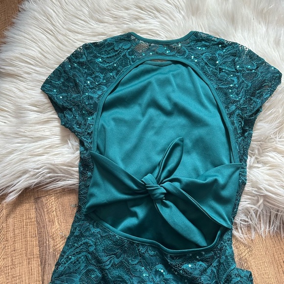 LUCY IN THE SKY Shimmer Shift Tie Back Bodycon Mini Dress In Hunter Green - Picture 3 of 6
